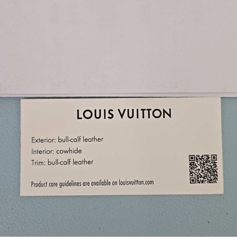 LOUIS VUITTON *NWT* Capucines MM Navy Taurillon Leather Mother of Pearl - Picture 12 of 12
